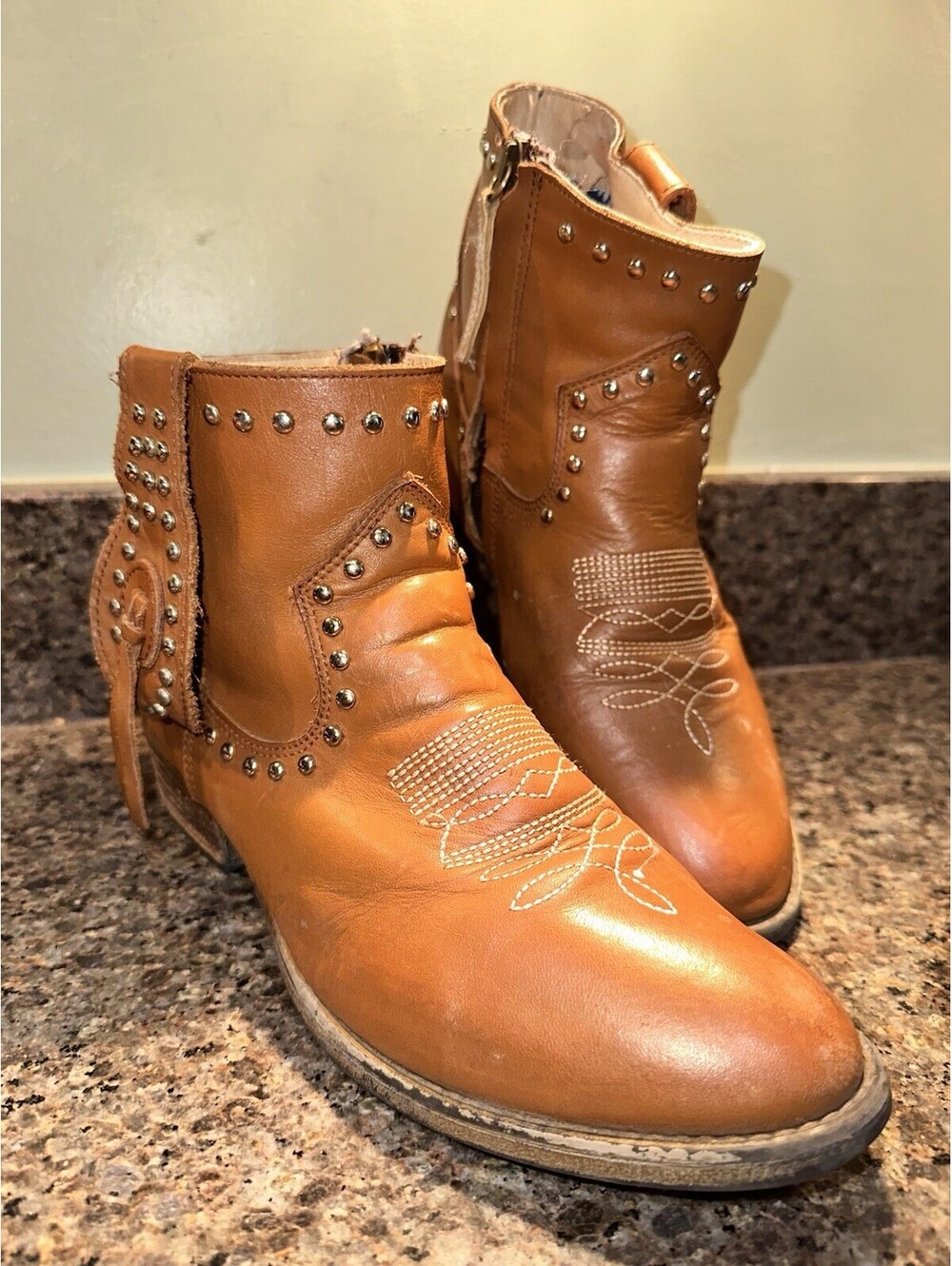 Dingo Womens Studded Western Ankle Boots Tan Leather Camel Size 9.5M Cowboy Boot